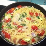 One Pot Pasta with zucchini and Tomatoes