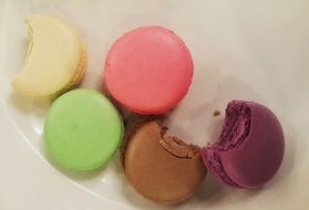 macaroons are colorful cookies