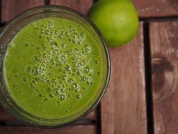 green smoothie with lime