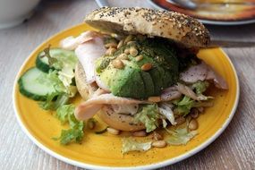 Bagel Avocado