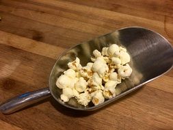 Scoop Popcorn