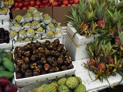 exotic fruits on the market in vietnam