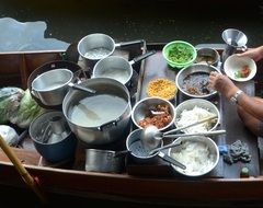 boat restaurant