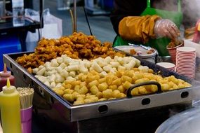street food in the streets of seoul