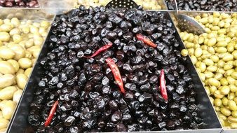 black and green Olives on Market stall