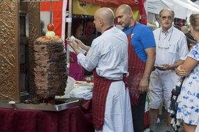 Cooking a shawarma