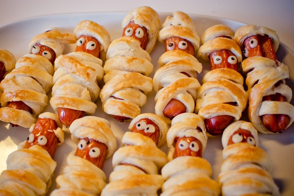 sausage pies like mummies