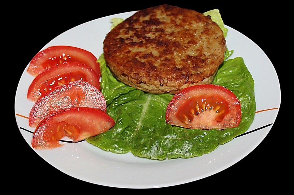 cutlet and tomatoes