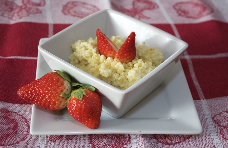 Healthy Breakfast, strawberry and Porridge