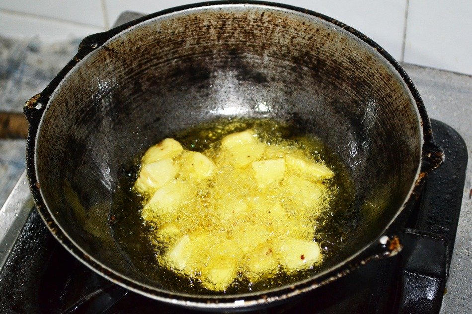 fried potatoes in Sri Lanka
