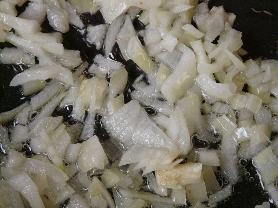 onion in a pan in oil