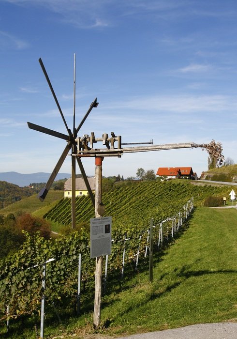 Klapotetz Pinwheel Rattle wine cultivation