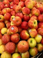 many apples on the market for sale