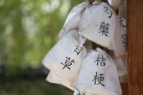 herbal pouches in Chinese medicine