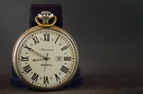 dial with roman numerals