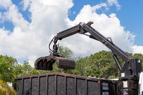 loading by means of a ladle