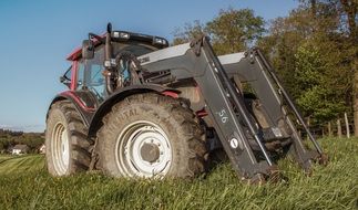 heavy tractor