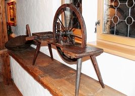 antique spinning wheel
