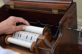 barrel organ is antiques