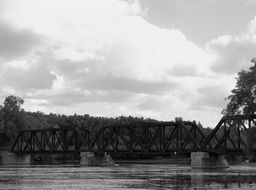 picture of a railroad bridge