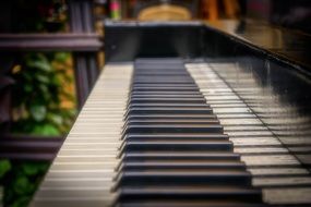 White and black piano