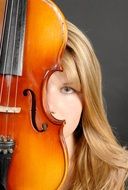 Picture of the girl with violin