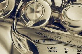 flute on notes