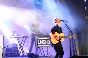 Singer on Concert