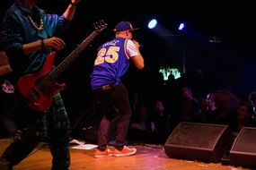 live concert on the nightclub scene