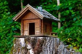 model of the wooden cottage