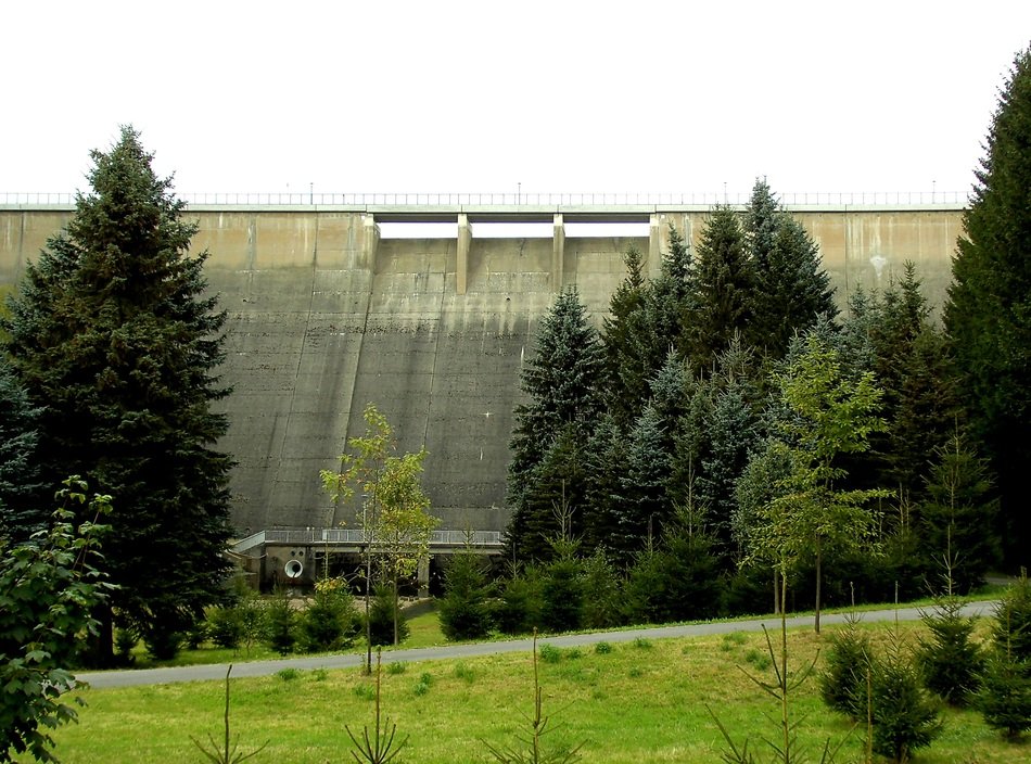 dam in Neuhausen