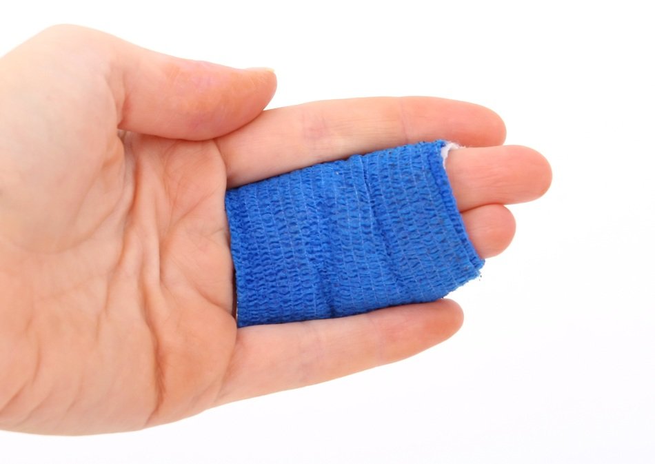 Bleed stop Bandage on two fingers