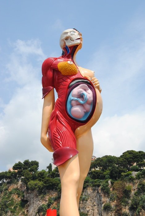 Statue pregant woman