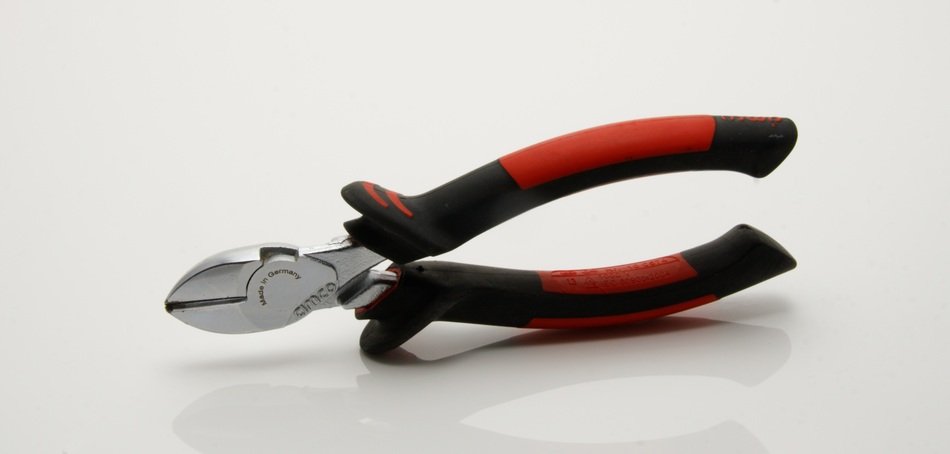 diagonal cutting plier
