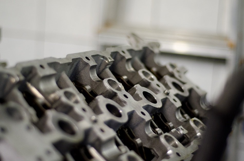 Mercedes Head Engine