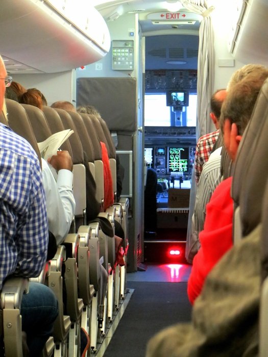 the passage between the seats on the plane