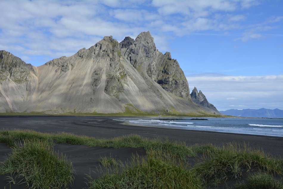 Black Beach vestrahorn mountain