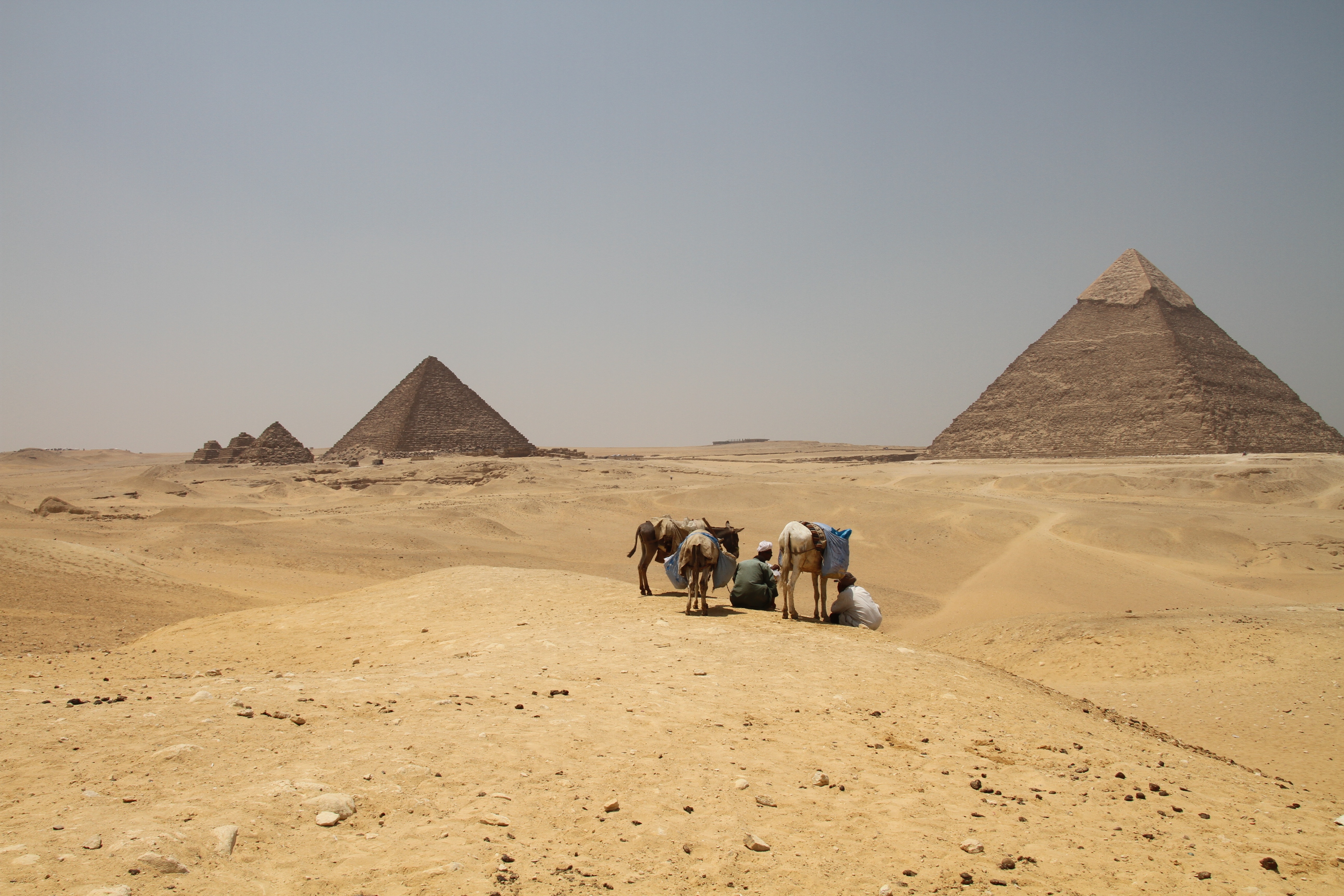 Какая природа египта. Пустыни древнего Египта. Древний Египет пустыня. Египет Пески пирамиды Оазис.