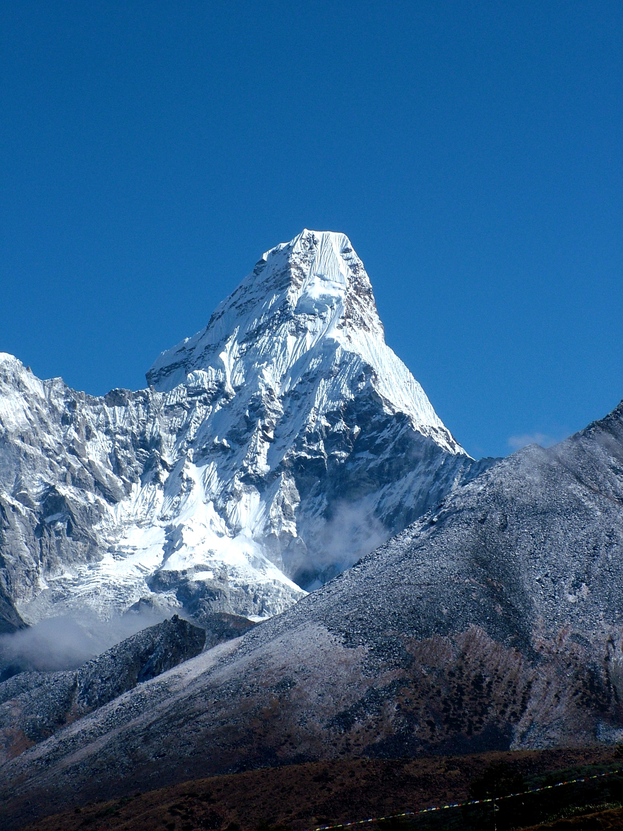 Гора Гангкхар Пуенсум