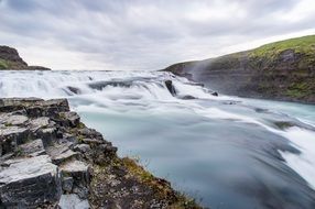 water flow in a creek with rapids