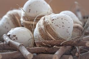 easter eggs with thread