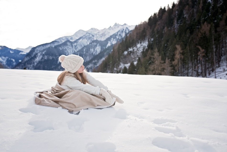 winter photoshoot girl in the snow