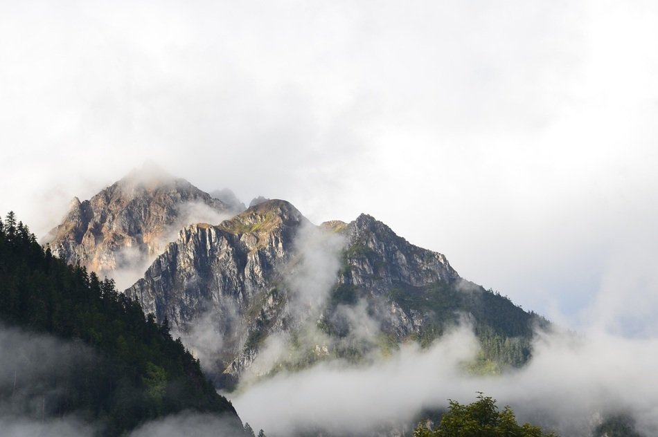 Picture of the mountains are reaching the clouds