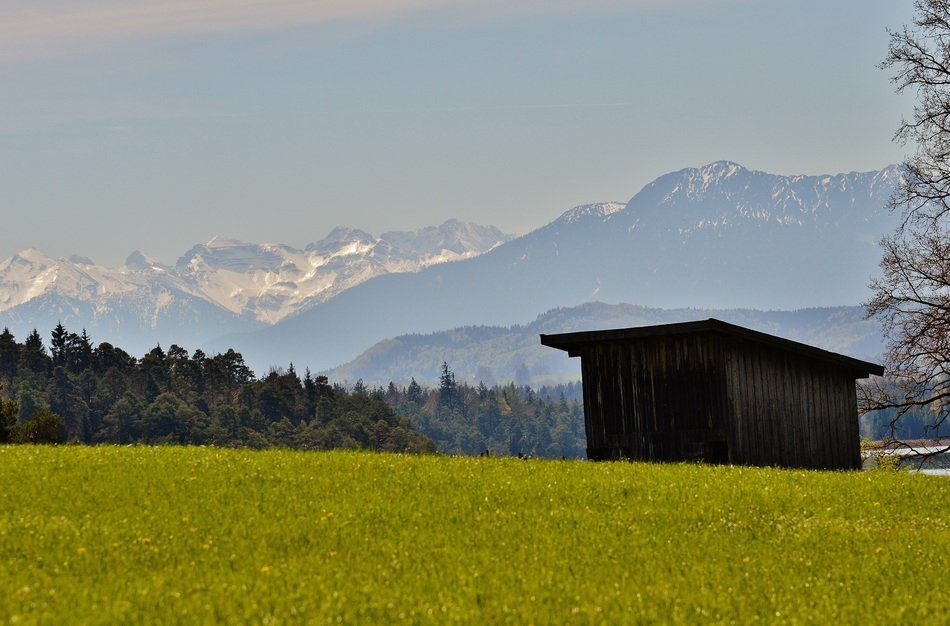 distant view of the mountains near Easter Lake
