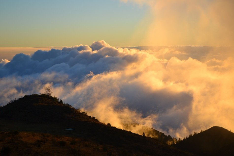 Polipoli Sunset Mountain