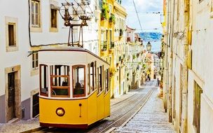 Lisbon yellow Trawmay scene