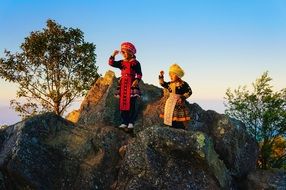 children meet sunrise in thailand