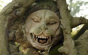 Lion head Sculpture