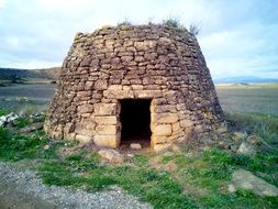 Refuge made of stones