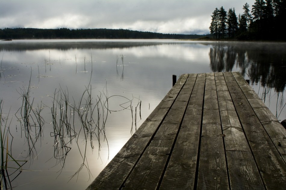 Picture of the wood pier on a lake